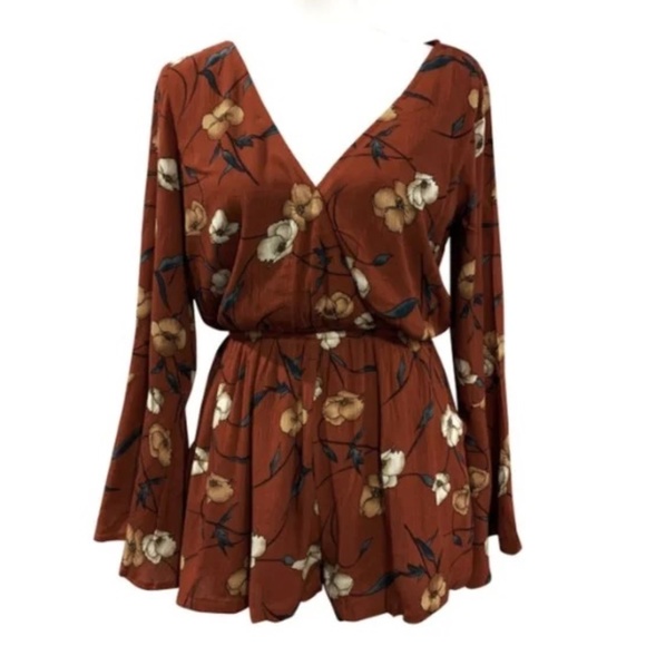 En Creme Rust Hit The Hay Deep V Bell Sleeve Playsuit Romper size Small - Picture 2 of 5